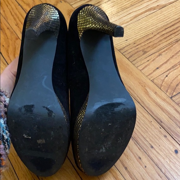 Black Suede pumps Size 10 - Picture 6 of 7